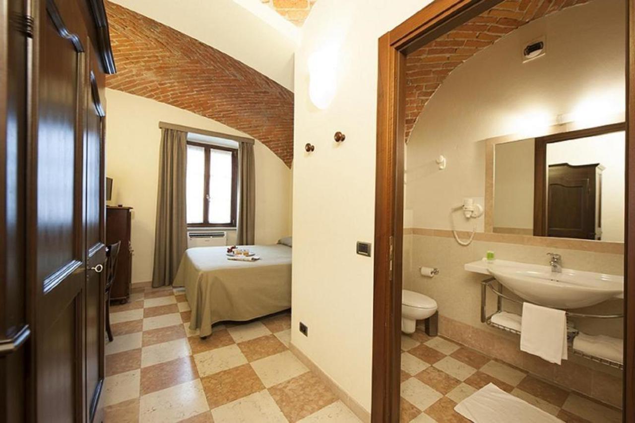 Albergo La Corte Albertina ブラ エクステリア 写真