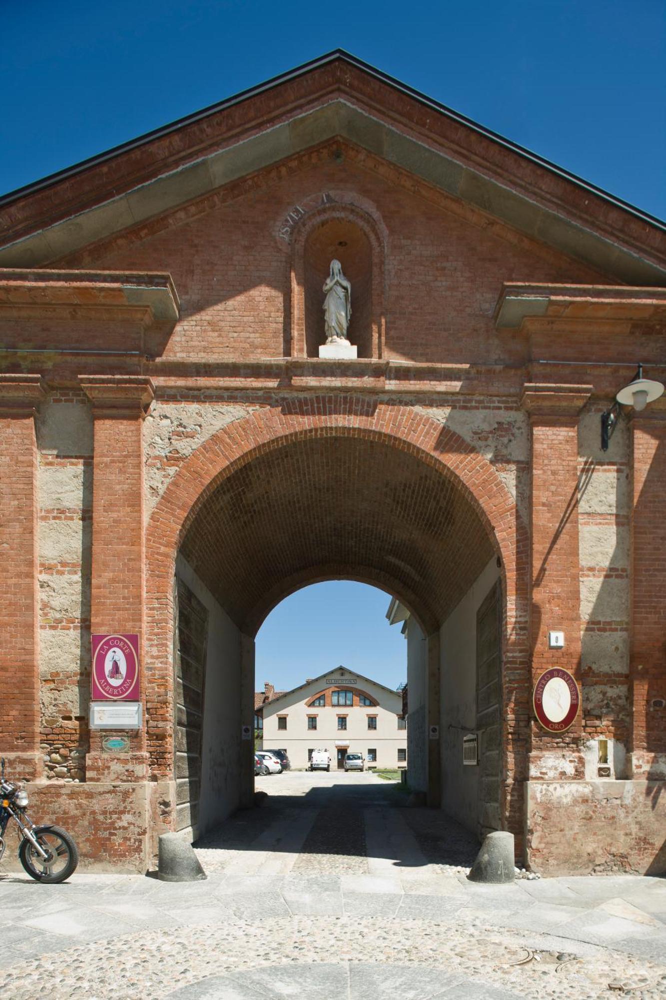 Albergo La Corte Albertina ブラ エクステリア 写真
