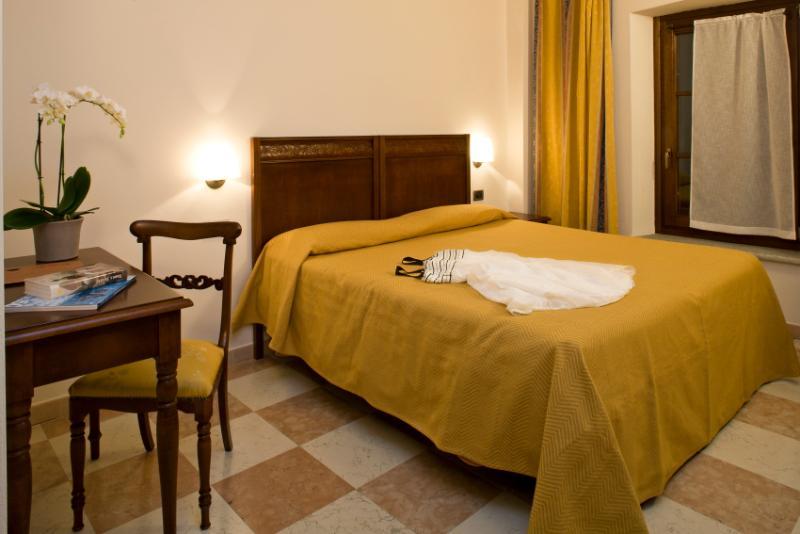 Albergo La Corte Albertina ブラ エクステリア 写真